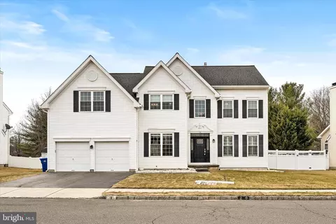 20 Groom St, Burlington, NJ 08016