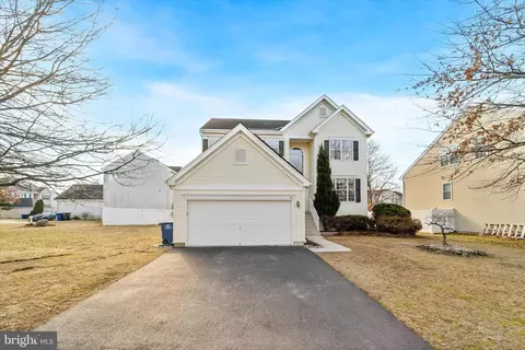 26 Allegheny Ln, Bordentown, NJ 08505
