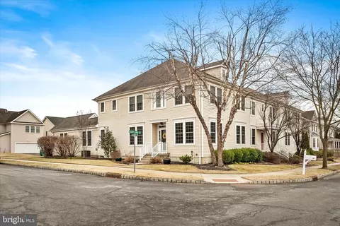 18 Berryland St, Chesterfield, NJ 08505