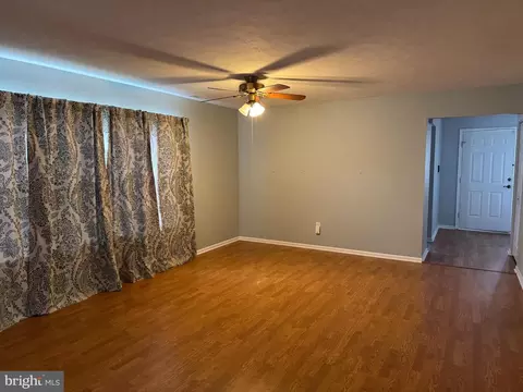 Living - 405 Aster Pl, Mount Laurel, NJ 08054 photo 2 of 4