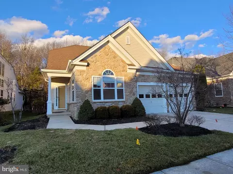 22 Huxley Cir, Marlton, NJ 08053