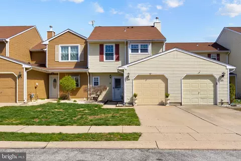 24 Lancaster Ct, Bordentown, NJ 08505