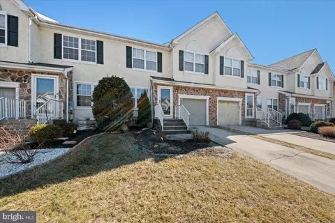 147 Hearthstone Ln, Marlton, NJ 08053