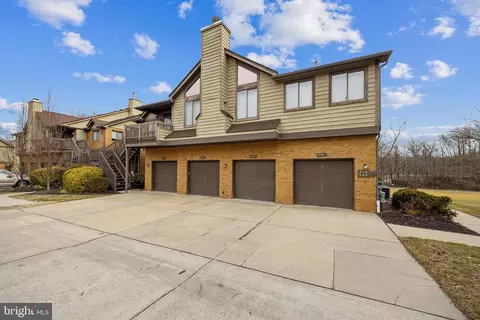 810 Augusta Cir, Mount Laurel, NJ 08054 photo 2