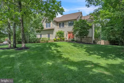 14 Indian Trl, Medford, NJ 08055