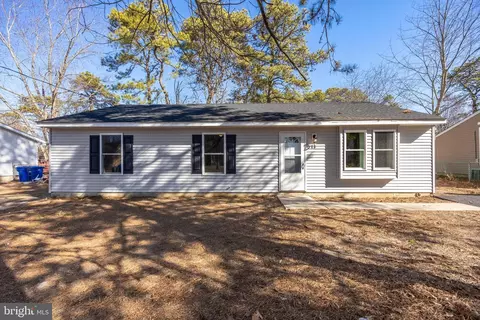 13 Cherokee Dr, Browns Mills, NJ 08015