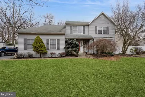 4 Lambo Ct, Trenton, NJ 08620