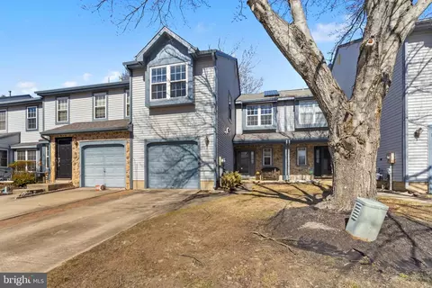 178 Kettlebrook Dr, Mount Laurel, NJ 08054