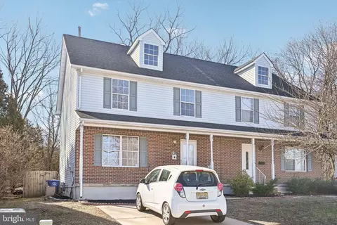 14 Lee St, Pemberton, NJ 08068