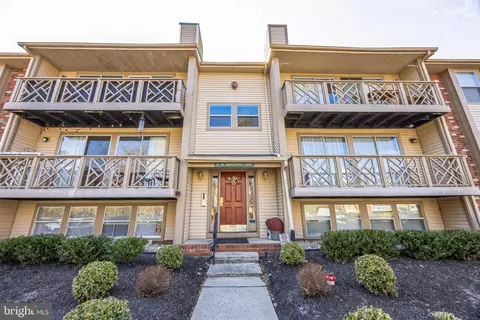 47 Sweetfern Ct, Marlton, NJ 08053