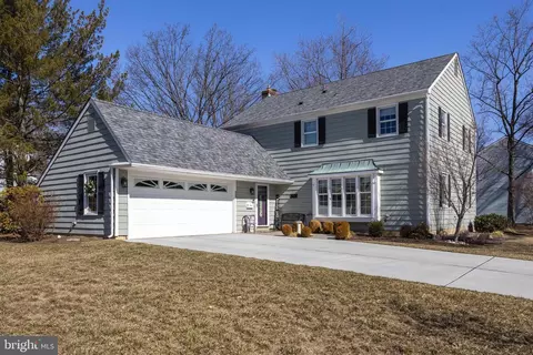 196 Westover Dr, Delran, NJ 08075