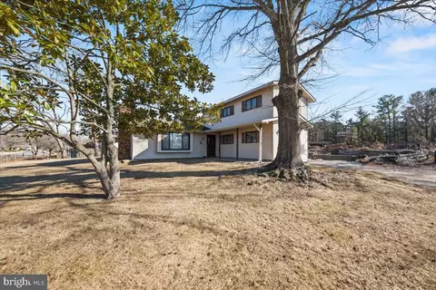 1 Kent Ct, Mount Holly, NJ 08060