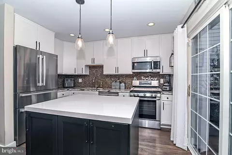 10 Kettlebrook Dr, Mount Laurel, NJ 08054 photo 2