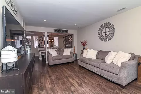 10 Kettlebrook Dr, Mount Laurel, NJ 08054 photo 3
