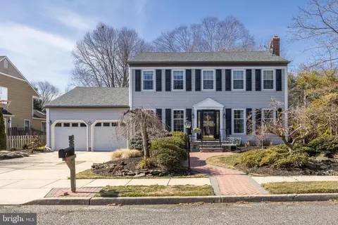 11 Abbotsford Dr, Marlton, NJ 08053
