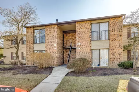 8 B Sumac Ct, Mount Laurel, NJ 08054
