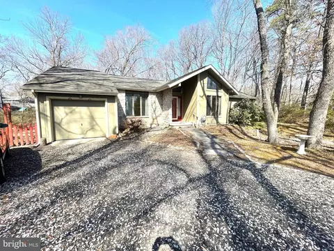 24 Derby Ct, Marlton, NJ 08053