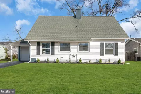 11 Buttercup Ln, Willingboro, NJ 08046