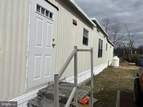 45 James Ave, Southampton, NJ 08088
