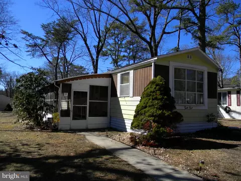49 Magnolia Ln, Tabernacle, NJ 08088