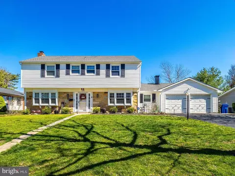 126 Club House Dr, Willingboro, NJ 08046