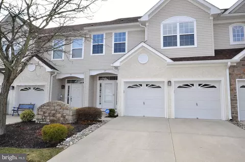 37 Tudor Ct, Marlton, NJ 08053