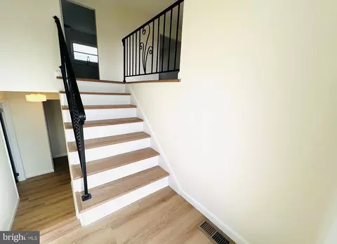 Entry Way - 207 Harvard Ave, Pemberton, NJ 08068 photo 1 of 6