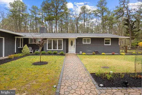 8 Sawmill Rd, Medford, NJ 08055