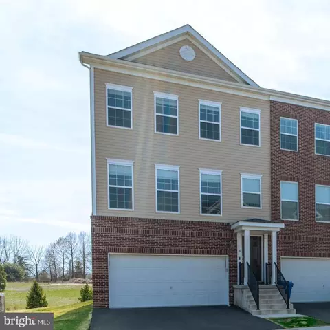 56 Kramer Ct, Florence, NJ 08518