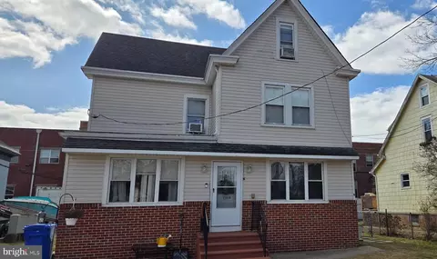 230 W Front St, Florence, NJ 08518