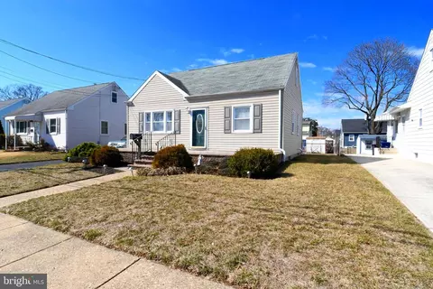 711 Chestnut St, Florence, NJ 08518