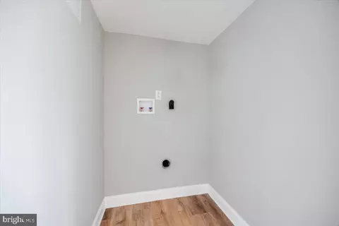 Entry Way - 8 Montclair Dr, Delran, NJ 08075 photo 6 of 6