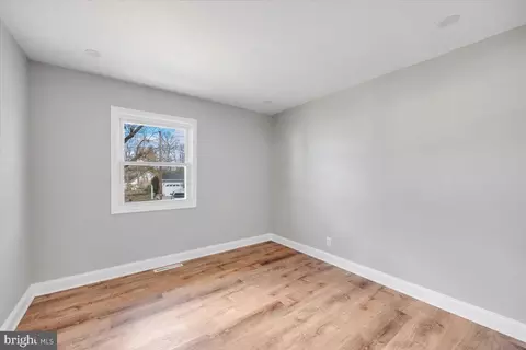 Entry Way - 8 Montclair Dr, Delran, NJ 08075 photo 5 of 6