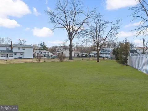 Exterior - 8 Montclair Dr, Delran, NJ 08075 photo 9 of 9