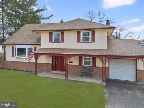 Exterior - 8 Montclair Dr, Delran, NJ 08075 photo 5 of 9