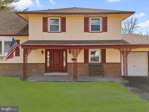 Exterior - 8 Montclair Dr, Delran, NJ 08075 photo 7 of 9