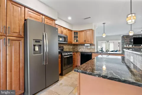 Kitchen - 34 E Oleander Dr, Mount Laurel, NJ 08054 photo 2 of 3