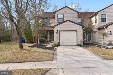 34 E Oleander Dr, Mount Laurel, NJ 08054