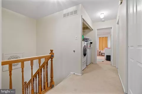 Entry Way - 34 E Oleander Dr, Mount Laurel, NJ 08054 photo 5 of 6