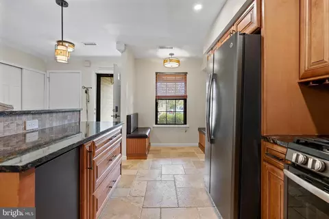 Entry Way - 34 E Oleander Dr, Mount Laurel, NJ 08054 photo 3 of 6
