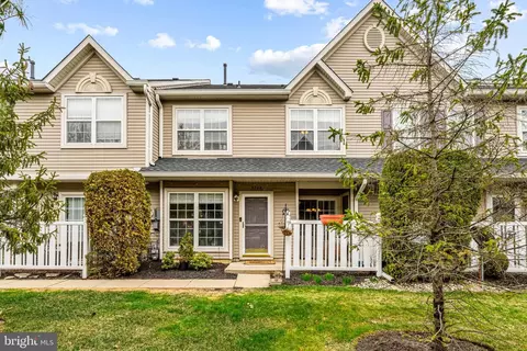 5706 Essex Ln, Mount Laurel, NJ 08054