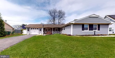 35 Globe Ln, Willingboro, NJ 08046