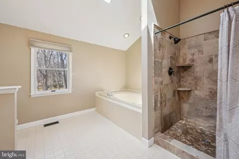 Bath - 6 Sherring Way, Tabernacle, NJ 08088 photo 2 of 2
