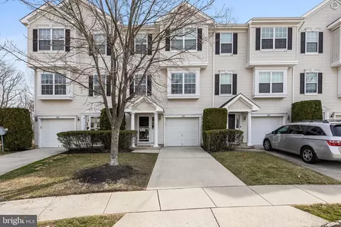 445 Dorchester Dr, Delran, NJ 08075