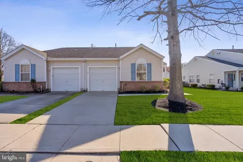 3 Carolina Way, Mount Laurel, NJ 08054