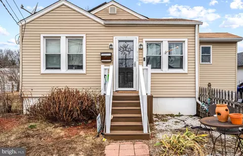 108 Fernwood Ave, Trenton, NJ 08610
