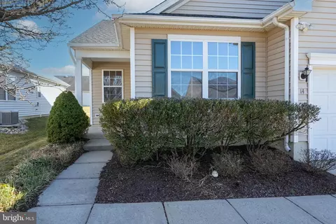 14 Fairfield Dr, Westampton, NJ 08060