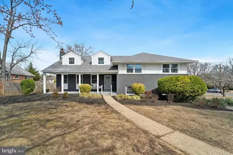 201 Devon Rd, Cinnaminson, NJ 08077