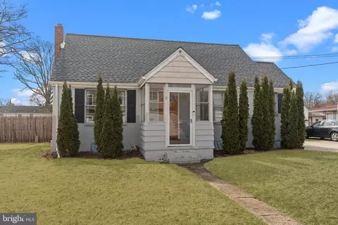 14 Elm Ave, Bordentown, NJ 08505