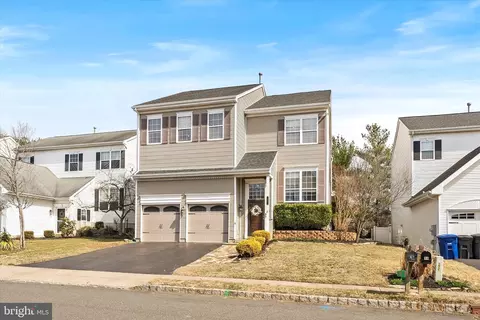 96 Arrowhead Dr, Burlington, NJ 08016